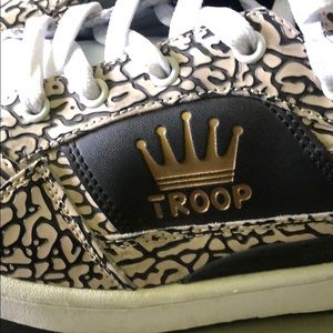 Troop Sneakers